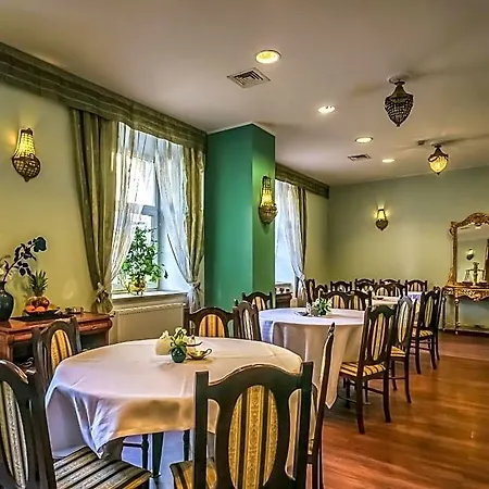Old Time Hotel